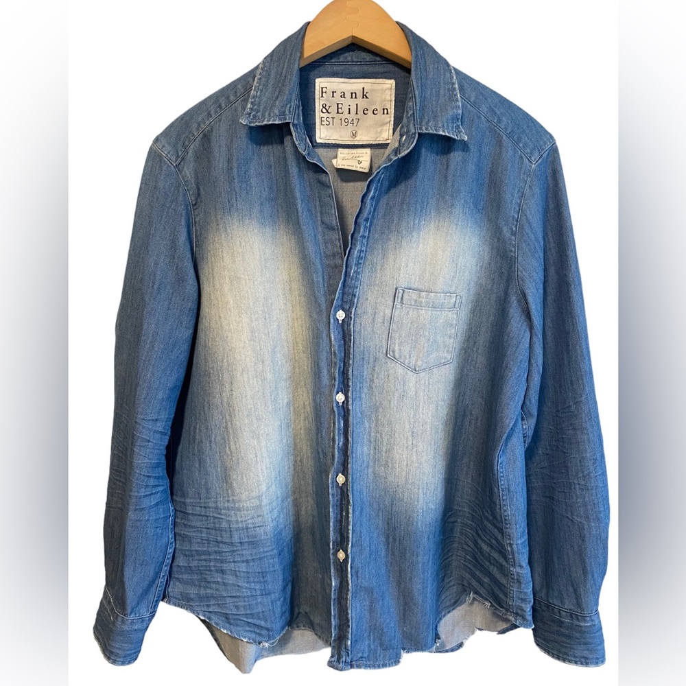 FRANK & EILEEN RELAXED DENIM EILEEN BUTTON DOWN SHIRT SZ MEDIUM